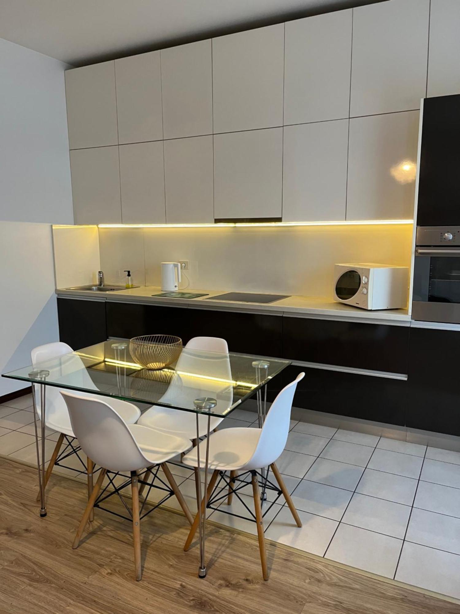 Near Station Apartment 빌뉴스 외부 사진